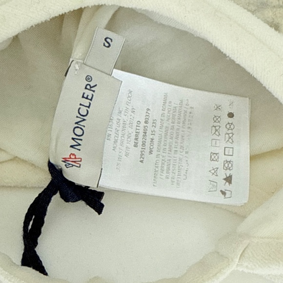 Monocle baby hat. - Picture 2 of 6